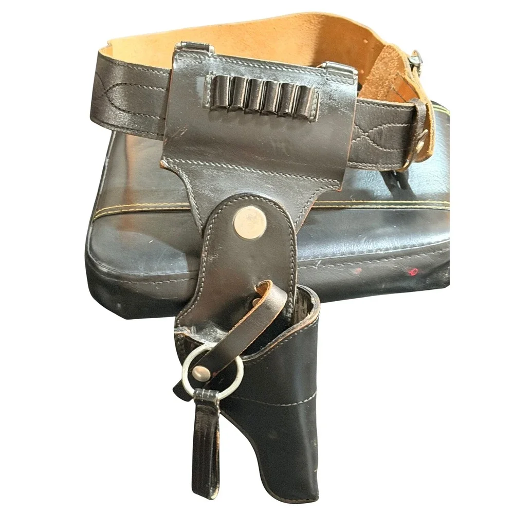 Vintage Black Leather Gun Holster Belt Set Right Hand Ammo Loops Western 39in